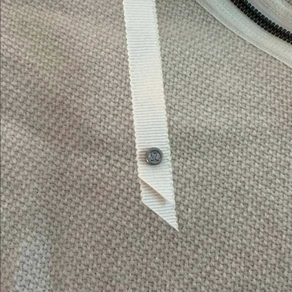 Lululemon 100% Merino wool poncho - Picture 3 of 6